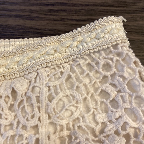 Mossimo Supply Co. lined crochet shorts. Size M. Cream color. - Picture 7 of 10